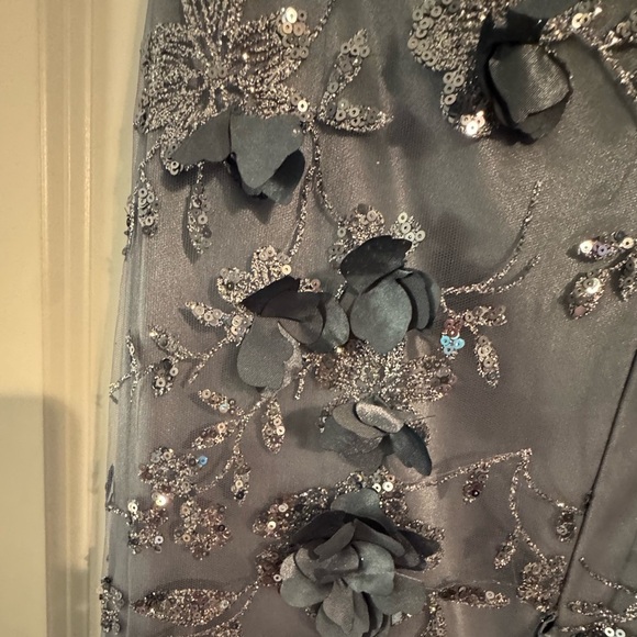 NEW! CINDERELLA DIVINE La Divine Floral
Corset Bodice Evening Gown Blue SZ 8 NWT - Picture 12 of 14